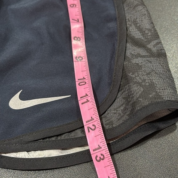 Nike Dri-Fit Running Shorts,panty lined,elastic drawstring waist,reflective logo - Picture 9 of 9